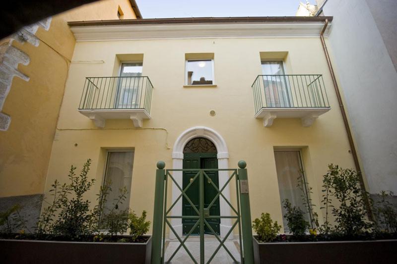 Vico Amato Residenza Leilighet Sulmona Eksteriør bilde
